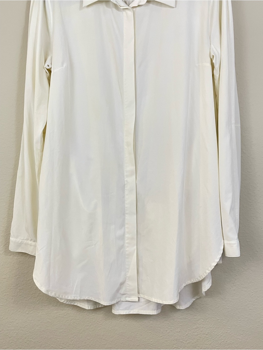 Lululemon‎ Ivory Lululemon In the Moment Tunic Shirt Size 10 - Picture 7 of 16